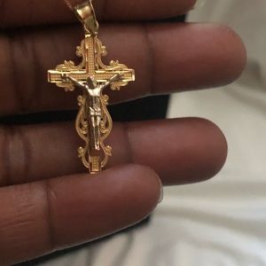 14K Gold 20’ chain and 14K Gold Cross pendant